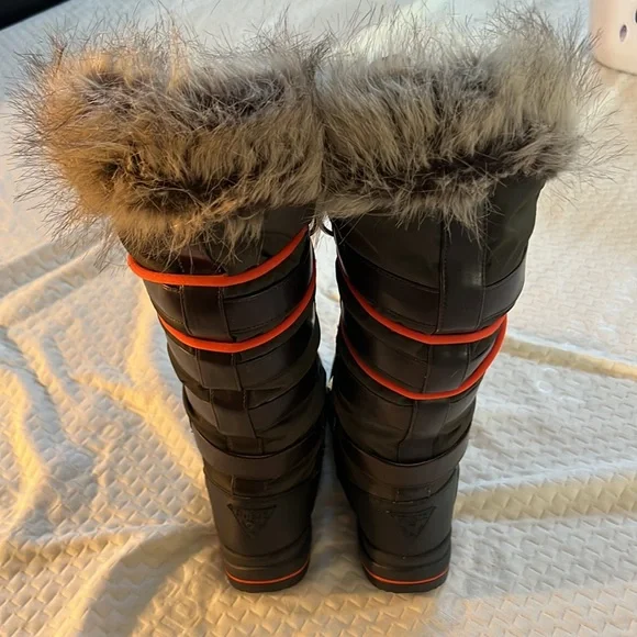 Guess boots. Size 9. - Picture 3 of 5